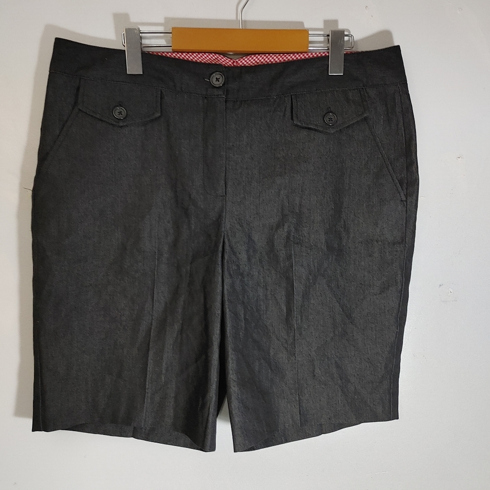 Larry Levine Shorts Size 14